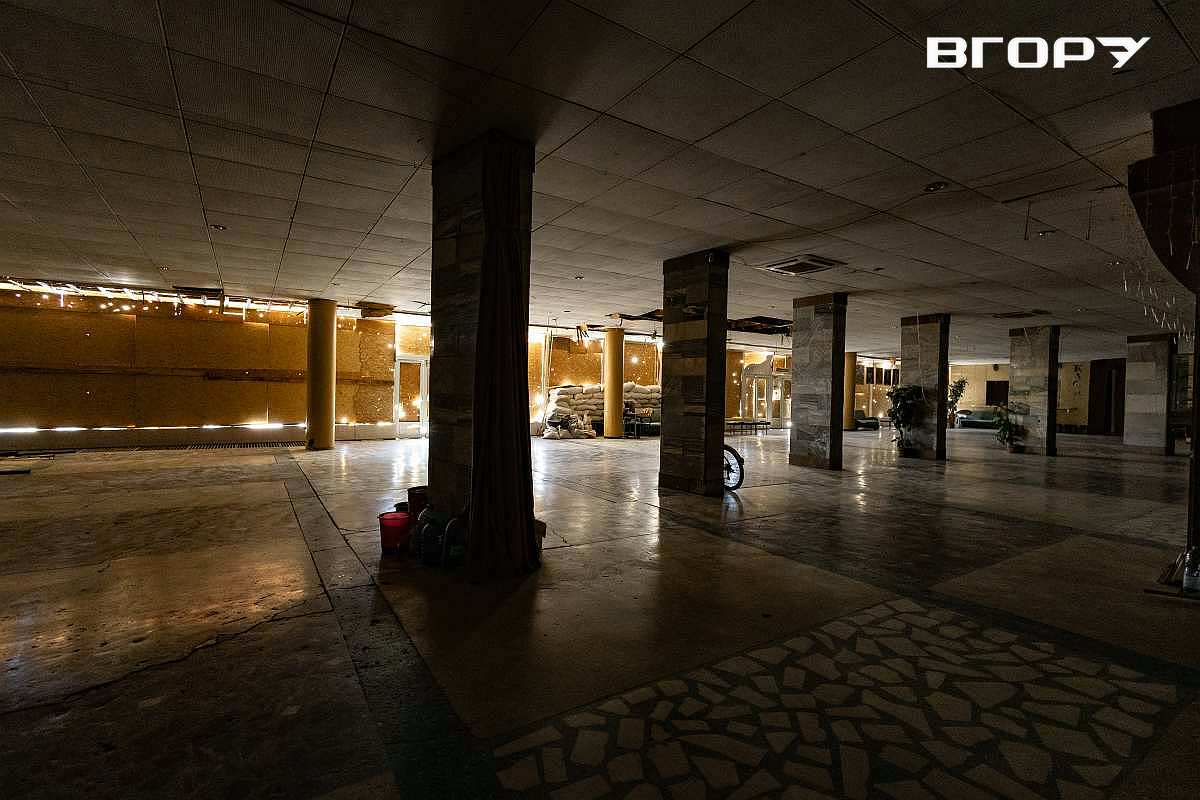 Фоє пошкодженого ККЗ "Ювілейний" в Херсоні